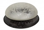 Antiga luminária para teto, em estilo Arte Decor, produzido em vidro satinê, com lavrados geométricos, plafom produzido em cobre e bronze,  Precisando fazer fiação e bocal. Medindo 15 x 28.5 cm