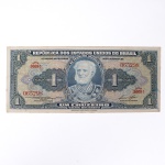 Numismática / Cédulas do Brasil. Cédula de 1 cruzeiro, República dos Estados Unidos do Brasil, 1954. Emissão do Tesouro Nacional, primeira estampa, sem data impressa, série 3669A, número 065298, com chancelas de Claudionor de Souza Lemos e Oswaldo Aranha. Impressão da American Bank Note Company. Anverso em azul sobre fundo de guilhochês em policromia, com efígie do Marquês de Tamandaré em medalhão oval, ladeada por reservas com o valor facial, e legenda "Um Cruzeiro - Valor Recebido"; identificação de série e numeração em vermelho. Reverso na mesma tonalidade predominante, com vista da Escola Naval do Rio de Janeiro, cercadura e denominação nos campos laterais.