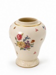 FURSTENBERG : Vaso em porcelana alemã da marca "Furstenberg" , com bela pintura floral. Med. 28 cm alt