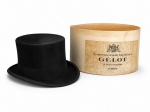 Antiga cartola preta, marca , "Gélot" , 12 Place Vendome Paris", no case original, case com marcas do tempo , cartola em ótimo estado . Med. 30 x 26 cm