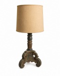 Antigo tocheiro em madeira entalhada , adaptado para luminária , marcas do tempo , apresenta cúpula. Med. 80 cm alt (com cúpula)