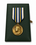 "Medalha do centenário do Barão do Rio Branco - datada de 1845 / 1945 - centenário do nascimento de José Maria da Silva Paranhos, o Barão do Rio Branco. Fabricada em Prata, ostenta ao centro a efígie do homenageado. Peça cada vez mais escassa"