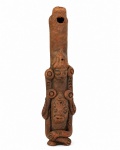 Flauta em terracota de origem possivelmente azteca , para rituais . Med. 27 cm