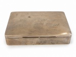 Caixa de charutos em prata de lei espanhola. Peso bruto. 926 gr .Med. 22 x 16 cm