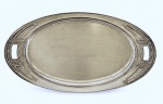 Bandeja em metal espessurado a prata estilo art deco. Med. 34 x 18 cm
