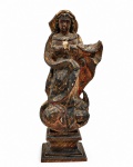 Arte Sacra : Antiga imagem de Nossa Senhora , esculpida em madeira e policromada , marcas do tempo , no estado. Med. 27 cm alt