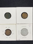 Moedas circuladas da Alemanha Nazista – Segunda Guerra Mundial, 50 Pfennig G – 1941, 1 Pfennig G – 1939, 1 Pfennig A – 1938, 1 Pfennig A – 1937. Item não promove ou glorifica violência ou intolerância racial. Está a venda apenas para fins de preservação da memória histórica. Organização do leilão não faz apologia a quaisquer movimentos políticos ou ideológicos, e repudia qualquer ideologia de cunho racista.