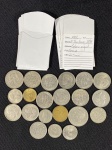Moedas circuladas da Grécia e 9 envelopes identificados, 5 Dracmas 1976, 10 Dracmas 1976 x 5, 10 Dracmas 1982, 10 Dracmas 1984, 10 Dracmas 1986 x 4, 10 Dracmas 1998, 10 Dracmas 1968, 5 Dracmas 1966, 5 Dracmas 1976, 2 Dracmas 1976, 2 Dracmas 1966, 1 Dracma 1967, 1 Dracma 1962, 1 Dracma 1976.