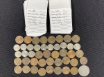 Moedas circuladas da Suécia e 14 envelopes identificados, 5 Ore 1972 x 10, 5 Ore 1973 x 13, 5 Ore 1977, 5 Ore 1978, 5 Ore 1979, 5 Ore 1980 x 2, 5 Ore 1981, 5 Ore 1983, 5 Ore 1999, 1 Krona 1973, 10 Ore 1963, 10 Ore 1965, 10 Ore 1966 x 2, 10 Ore 1967, 10 Ore 1968, 10 Ore 1970, 10 Ore 1973, 10 Ore 1978, 10 Ore 1980, 10 Ore 1981, 10 Ore 1982, 10 Ore 1983.