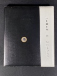Álbum usado em bom estado de conservação com 11 folhas acrílicas BCW usadas, sem moedas, cada uma para 20 coin holders.