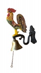 Sino de parede em ferro com escultura de galo pintado a mão, nunca usado , mede 30x20 cm