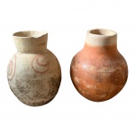 Dois antigos vasos de barro, medem 40x28 cm diametro