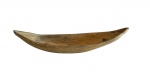 Diferente gamela em madeira clara , em formato de barco, mede 56x12x13 cm altura