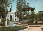 Cartão Postal Manaus, AM -  Praça Gonçalves Dias, Editora Edicard ref. 180-07, sem uso