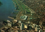 Cartão Postal Porto Alegre, RS  - Vista parcial do centro : a nova Estação Rodoviária (a maior da America Latina), Editora Mercator ref. 83, usado, datado 14/06/1973