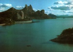 Cartão Postal Quixadá, CE - Açude do Cedro - Barragem em pedra de granito com extensão de 415 m., construída em 1890/1906. Ao fundo a Pedra da Galinha Choca, Editora Mercator ref.16-A, sem uso