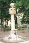 Cartão Postal Franca, SP - Relógio do Sol - Praça Nossa Senhora da Conceição, Editado pela Prefeitura, Projeto Memória Série I - 2001, sem uso