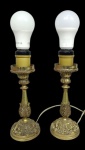 Par de pequenas luminárias vintage em bronze e latão - 23 cm alt. (partes com oxidação - favor verificar).