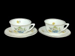 Colecionável: Par de xícaras vintage, para cafezinho, em porcelana, marca Mauá.