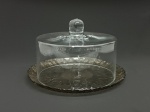 Cúpula de vidro para torta (22 cm d x 11 cm alt) e prato vintage de vidro na cor fumê (27 cm d).