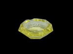 Cinzeiro vintage em grosso cristal facetado - 12 cm d. (marcas de uso).