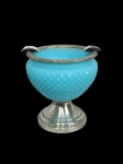 Cinzeiro vintage de vidro opalinado azul celeste com base e bocal em metal prateado - 9 cm d x 10 cm alt.