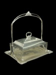 Travessa com alça vintage para servir, em metal alemão marca WMF, com recipiente em cristal lapidado 16 x 12 cm / 5 cm alt. somente o recipiente. (marcas de uso)