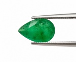 Esmeralda Verde 3,65 ct 100% Natural. Peso total: 3,65 ct. Dimensão: 14,5 x 9,1 mm. Cor: Verde . Lapidação: Gota Facetada. Quantidade : 1 unidade. Código: F-3440