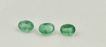Esmeralda Verde 1,46 ct 100% Natural. Peso total: 1,46 ct. Dimensão: 6x4 x  x  mm. Cor: Verde . Lapidação: Oval Facetada. Quantidade : 3 unidades. . Tratamento: 100% Natural . Código: F-2915
