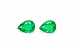 Par de Esmeralda Verde 0,5 ct 100% Natural. Peso total: 0,5 ct. Dimensão: 5 x 3 / 5 x 3 mm. Cor: Verde . Lapidação: Gota.  Quantidade de pedras: 2 unidades  Código: 3652