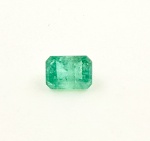 Esmeralda Verde 1,38 CT 100% Natural. Peso Total 1,38 ct. Dimensão: 7 x 5 mm. Cor: Verde. Lapidação: Retangular. Quantidade de pedra 1 unidade. Codigo: 3672