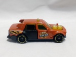 HOT WHEELS - Hot Wheels Time Attaxi, modelo de 2019, identificado pelo código gravado M43. Miniatura na cor laranja com abertura de portas. O veículo é fabricado em escala 1:64 com corpo de metal e detalhes em plástico. Este design específico tem uma temática de `Taxi Tuned 24/7` e motores expostos no capô. Detalhes conforme fotos, _(ºLº)_ Caso necessite, tire todas suas dúvidas via atendimento personalizado por WhatsApp: (11) 98681-9377. Não deixe para última hora! Antecipadamente agradecemos pelo seu lance. Sem testes ou garantias futuras de originalidade, funcionalidade, material ou procedência.