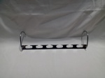 Organizador de cabides de metal com 6 encaixes, ideal para economizar espaço no armário. Aprox. 26cm. Detalhes conforme fotos, _(ºLº)_ Caso necessite, tire todas suas dúvidas via atendimento personalizado por WhatsApp: (11) 98681-9377. Não deixe para última hora! Antecipadamente agradecemos pelo seu lance. Sem testes ou garantias futuras de originalidade, funcionalidade, material ou procedência.