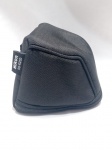 Bolsa de transporte Nikon SS-R200 para flash speedlight. Estojo na cor preta, tecido resistente com fecho de zíper da marca Nikon. Detalhes conforme fotos, _(ºLº)_ Caso necessite, tire todas suas dúvidas via atendimento personalizado por WhatsApp: (11) 98681-9377. Não deixe para última hora! Antecipadamente agradecemos pelo seu lance. Sem testes ou garantias futuras de originalidade, funcionalidade, material ou procedência.