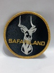 Patch bordado antigo da marca Safariland. Aprox. 10cm de diâmetro. Detalhes conforme fotos, _(ºLº)_ Caso necessite, tire todas suas dúvidas via atendimento personalizado por WhatsApp: (11) 98681-9377. Não deixe para última hora! Antecipadamente agradecemos pelo seu lance. Sem testes ou garantias futuras de originalidade, funcionalidade, material ou procedência.