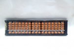 Ábaco japonês tradicional, conhecido como Soroban, utilizado para cálculos matemáticos. Esse modelo é da marca Sanko, fabricado em plástico preto com contas marrons. Aprox. 6 x 26cm. Detalhes conforme fotos, _(ºLº)_ Caso necessite, tire todas suas dúvidas via atendimento personalizado por WhatsApp: (11) 98681-9377. Não deixe para última hora! Antecipadamente agradecemos pelo seu lance. Sem testes ou garantias futuras de originalidade, funcionalidade, material ou procedência.
