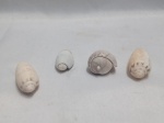 Lote com 4 conchas marinhas naturais, também conhecidas como caramujos de praia.  Detalhes conforme fotos, _(ºLº)_ Caso necessite, tire todas suas dúvidas via atendimento personalizado por WhatsApp: (11) 98681-9377. Não deixe para última hora! Antecipadamente agradecemos pelo seu lance. Sem testes ou garantias futuras de originalidade, funcionalidade, material ou procedência.