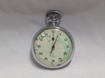 FUNCIONANDO - Cronômetro de bolso antigo da marca Breitling Geneve, apresentando desgaste no mostrador e na caixa prateada. Não possui teste de originalidade. Sem testes. Detalhes conforme fotos, _(ºLº)_ Caso necessite, tire todas suas dúvidas via atendimento personalizado por WhatsApp: (11) 98681-9377. Não deixe para última hora! Antecipadamente agradecemos pelo seu lance. Sem testes ou garantias futuras de originalidade, material, legitimidade ou procedência.