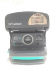 Câmera instantânea Polaroid 600, caracterizada pelo seu design clássico dos anos 90 com um flash integrado na parte superior. Detalhes conforme fotos, _(ºLº)_ Caso necessite, tire todas suas dúvidas via atendimento personalizado por WhatsApp: (11) 98681-9377. Não deixe para última hora! Antecipadamente agradecemos pelo seu lance. Sem testes ou garantias futuras de originalidade, material, legitimidade ou procedência.