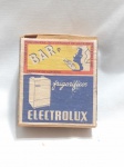 Caixa de fósforos portuguesa rara, produzida pela Fosforeira de Espinho na década de 1940 ou 1950. Apresenta uma propaganda antiga de refrigeradores Electrolux. Detalhes conforme fotos, _(ºLº)_ Caso necessite, tire todas suas dúvidas via atendimento personalizado por WhatsApp: (11) 98681-9377. Não deixe para última hora! Antecipadamente agradecemos pelo seu lance. Sem testes ou garantias futuras de originalidade, material, legitimidade ou procedência.