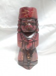 Estátua tradicional de madeira do povo Ainu de Hokkaido, Japão, conhecida como Nipopo.  Nipopo se traduz aproximadamente como "pequeno filho da árvore" e é considerada uma boneca amuleto para trazer felicidade e boa sorte. Aprox. 6,5 x 17cm. Detalhes conforme fotos, _(ºLº)_ Caso necessite, tire todas suas dúvidas via atendimento personalizado por WhatsApp: (11) 98681-9377. Não deixe para última hora! Antecipadamente agradecemos pelo seu lance. Sem testes ou garantias futuras de originalidade, material, legitimidade ou procedência.