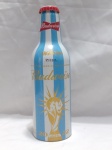 Garrafa de alumínio Budweiser edição limitada da Copa do Mundo de 2022 com o tema da seleção argentina. Aprox. 18cm de altura. Detalhes conforme fotos, _(ºLº)_ Caso necessite, tire todas suas dúvidas via atendimento personalizado por WhatsApp: (11) 98681-9377. Não deixe para última hora! Antecipadamente agradecemos pelo seu lance. Sem testes ou garantias futuras de originalidade, material, legitimidade ou procedência.
