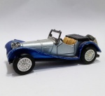 Miniatura é um modelo Jaguar SS 100 produzido pela marca Welly. Detalhes conforme fotos, _(ºLº)_ Caso necessite, tire todas suas dúvidas via atendimento personalizado por WhatsApp: (11) 98681-9377. Não deixe para última hora! Antecipadamente agradecemos pelo seu lance. Sem testes ou garantias futuras de originalidade, funcionalidade, material ou procedência.