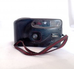 Câmera fotográfica analógica YASHICA MD-90. Sem testes. Detalhes conforme fotos, _(ºLº)_ Caso necessite, tire todas suas dúvidas via atendimento personalizado por WhatsApp: (11) 98681-9377 ou pelo e-mail: contato@antiguera.com.br, onde você pode solicitar fotos detalhadas. Não deixe para última hora! Antecipadamente agradecemos pelo seu lance. Sem garantias futuras de originalidade ou procedência.