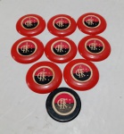 Futebol de botão - Antigo time de futebol de botão do Flamengo. Botões em vermelho, com emblema e numerados, em ótimo estado. Detalhes conforme fotos, _(ºLº)_ Caso necessite, tire todas suas dúvidas via atendimento personalizado por WhatsApp: (11) 98681-9377 ou pelo e-mail: contato@antiguera.com.br, onde você pode solicitar fotos detalhadas. Não deixe para última hora! Antecipadamente agradecemos pelo seu lance. Sem garantias futuras de originalidade ou procedência.