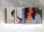 Lote com 3 CDs das cantoras `Alcione`, `Zizi Possi` e `Adriana Calcanhoto`. Detalhes conforme fotos, _(ºLº)_ Caso necessite, tire todas suas dúvidas via atendimento personalizado por WhatsApp: (11) 98681-9377. Não deixe para última hora! Antecipadamente agradecemos pelo seu lance. Sem testes ou garantias futuras de originalidade, material ou procedência.