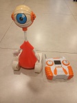 RARO E FUNCIONANDO - Mascote robô oficial do programa de televisão Big Brother Brasil. O brinquedo foi fabricado pela empresa Yellow. Ele vem acompanhado de um controle remoto para movimentação. O personagem é conhecido como Robbb, o "robô espião" mascote oficial do programa Big Brother Brasil, que foi lançado oficialmente no Brasil em fevereiro de 2009. Ausência da ponta da antena e de uma das alavancas direcionais. Detalhes conforme fotos, _(ºLº)_ Caso necessite, tire todas suas dúvidas via atendimento personalizado por WhatsApp: (11) 98681-9377. Não deixe para última hora! Antecipadamente agradecemos pelo seu lance. Sem garantias futuras de originalidade, material, legitimidade ou procedência.