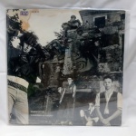 Disco de vinil/LP, da banda brasileira de punk rock Plebe Rude, intitulado O Concreto já Rachou. Álbum lançado em 1986 pela gravadora EMI. Detalhes conforme fotos, _(ºLº)_ Caso necessite, tire todas suas dúvidas via atendimento personalizado por WhatsApp: (11) 98681-9377. Não deixe para última hora! Antecipadamente agradecemos pelo seu lance. Sem testes ou garantias futuras de originalidade, funcionalidade, material ou procedência.