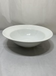 Centro de mesa redondo bowl em porcelana Schmidit branca. Medindo 26,5cm x 8cm de altura.