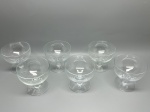 DEMI CRISTAL - Elegante conjunto de 6 taças para sobremesa em demi cristal. Peças de design clássico e translúcido, com haste curta e base estável, ideais para servir doces, sorvetes e compotas. Med. 10x11 cm.